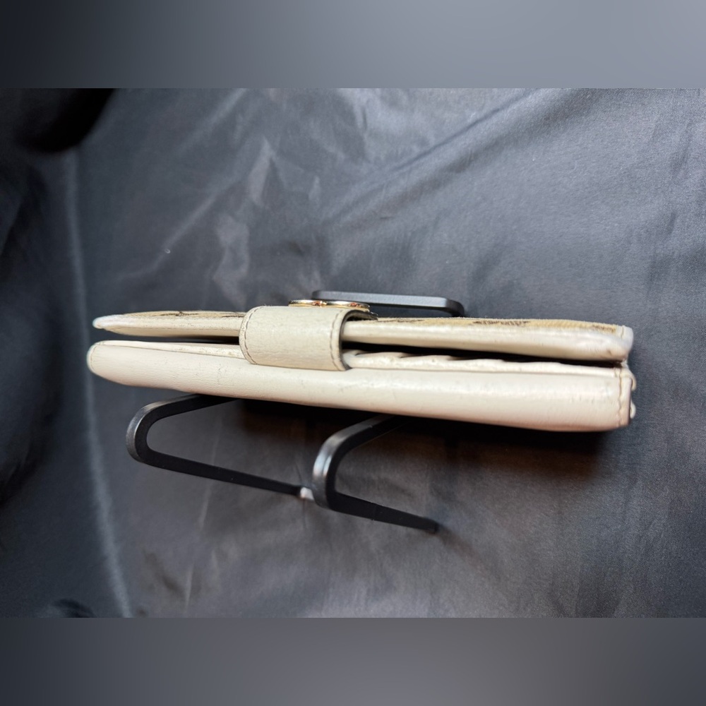 Gucci Tan and Brown GG Monogram Wallet - Picture 12 of 16